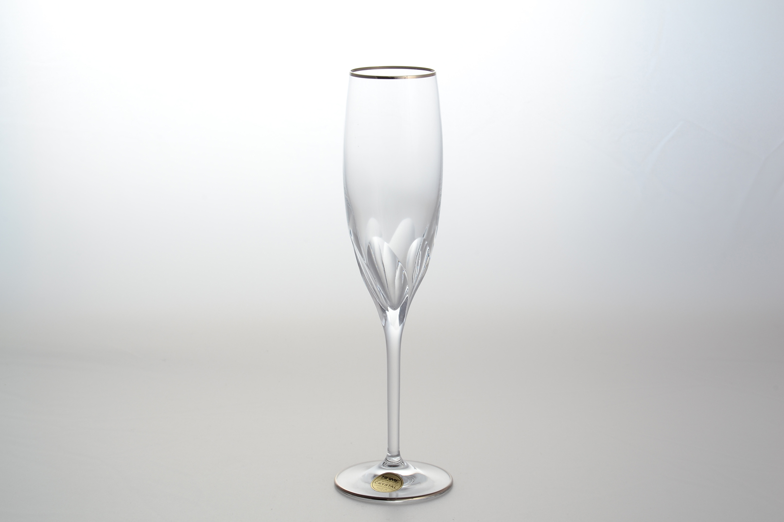 Фото стеклянного бокала