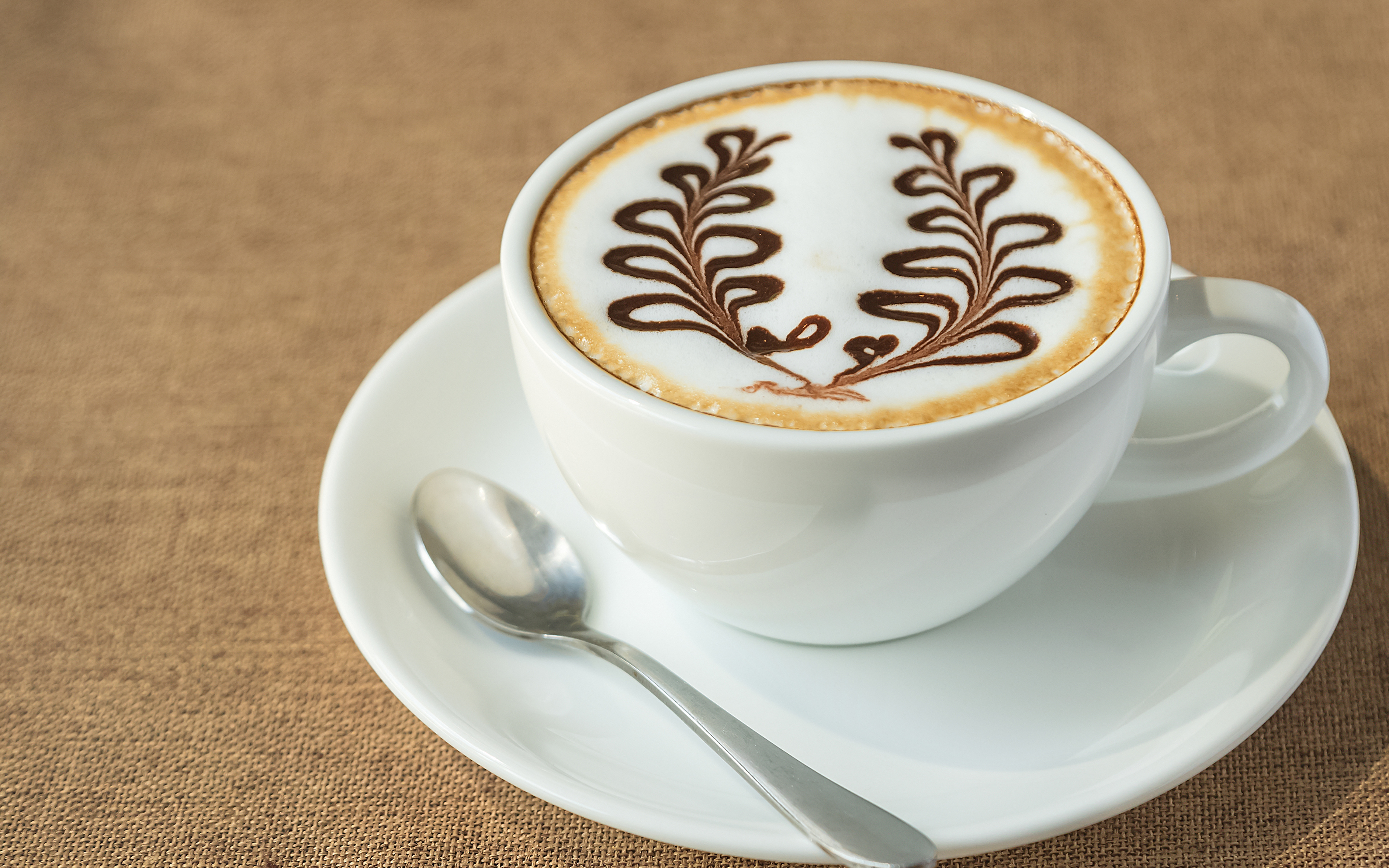 Чашка с капучино