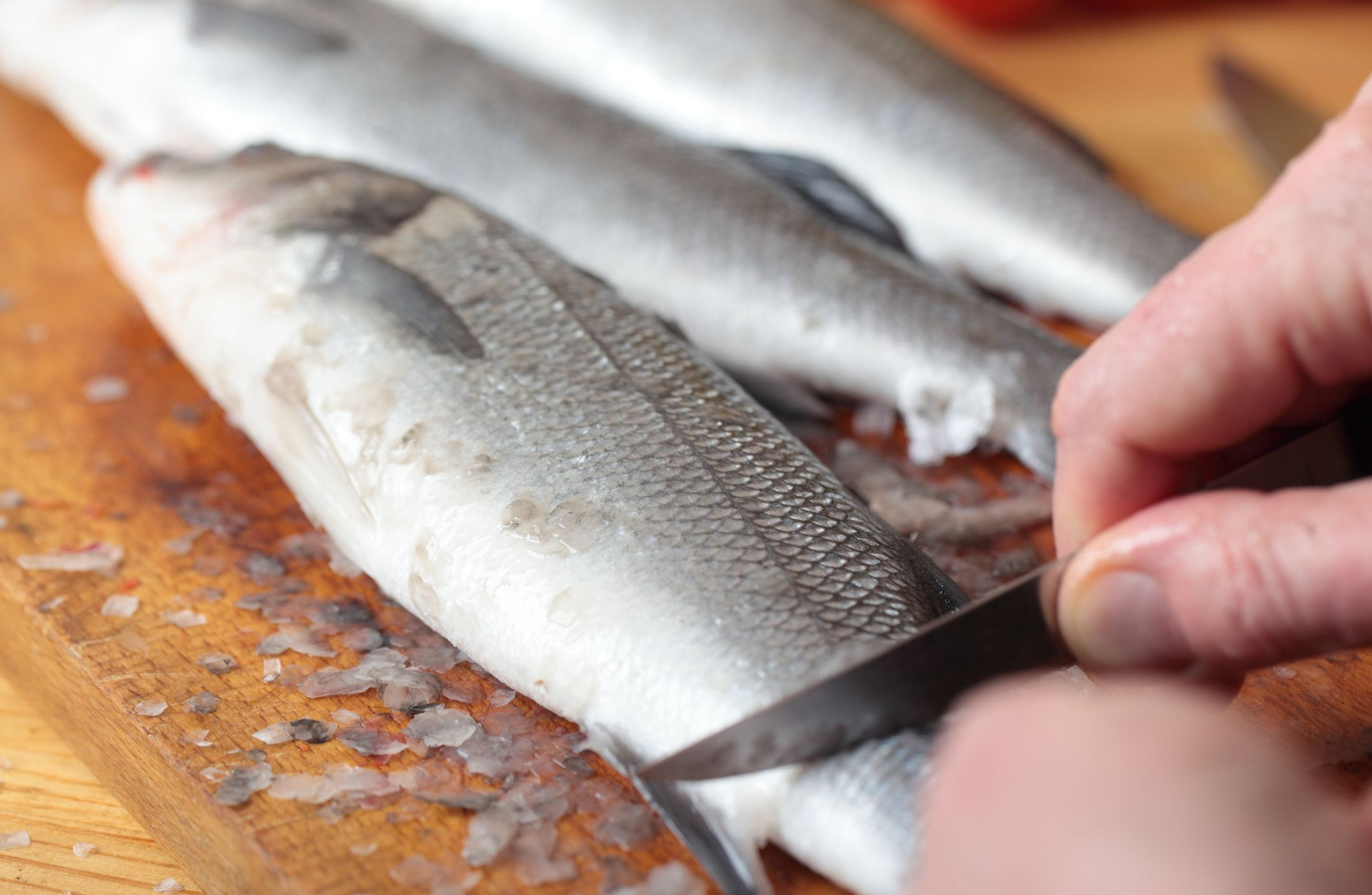 Фото чистки рыбы