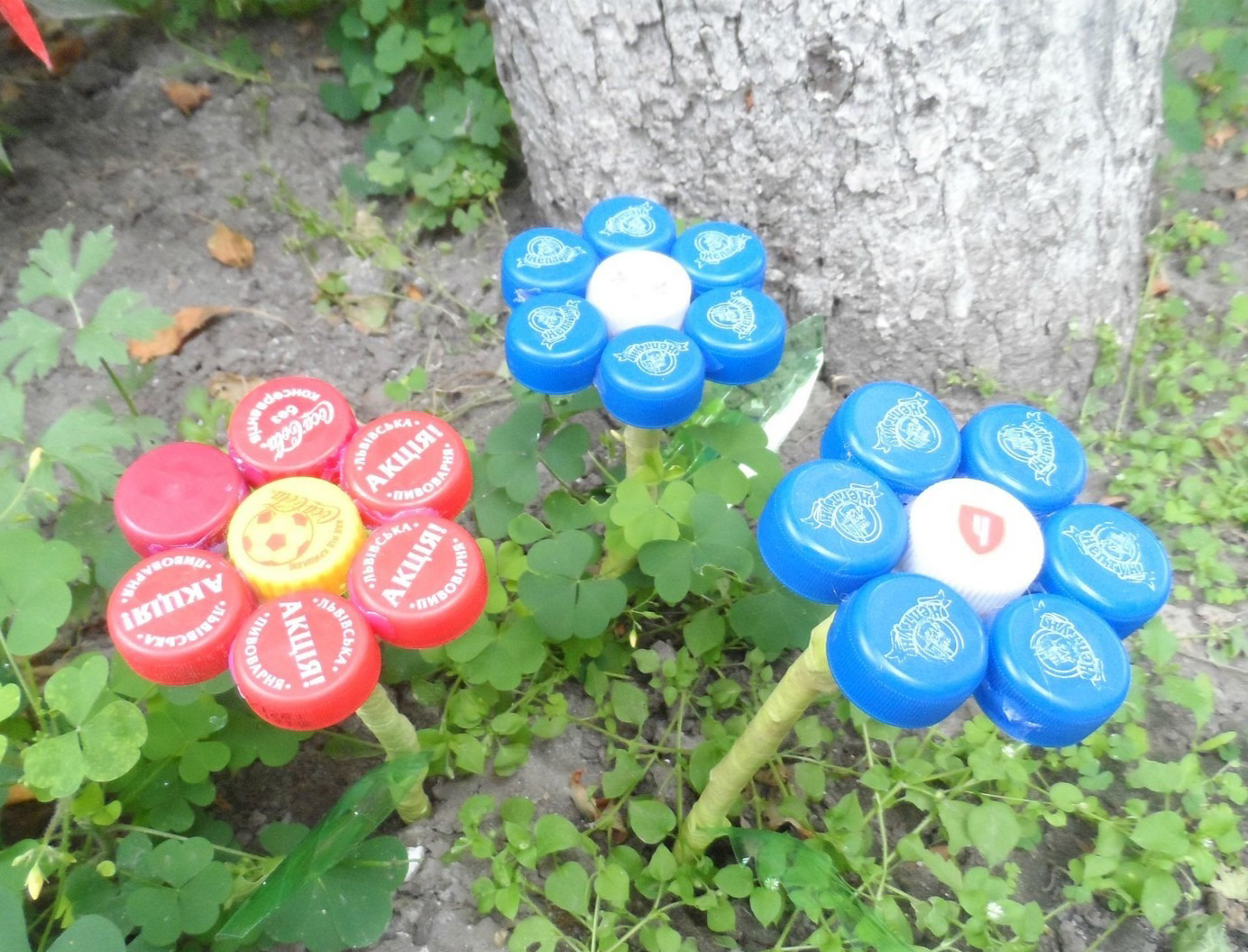 Цветы из крышек