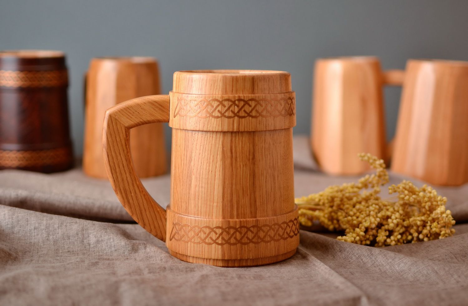 Деревянная кружка