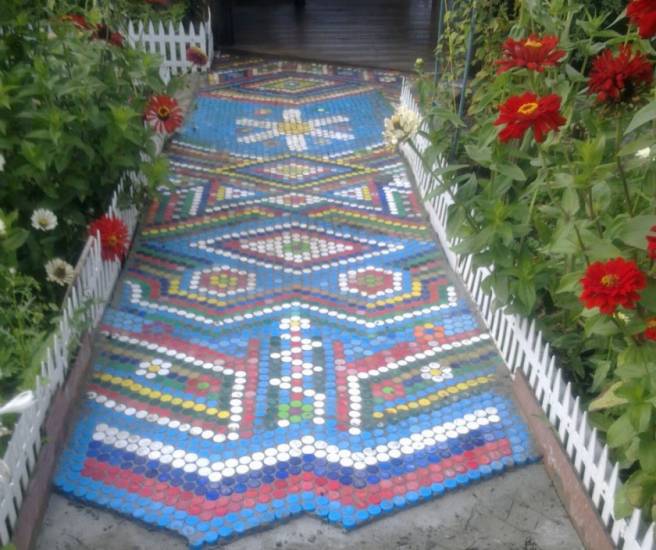 Дорожка из крышек
