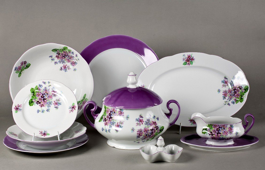 Фаянсовый сервиз с рисунком