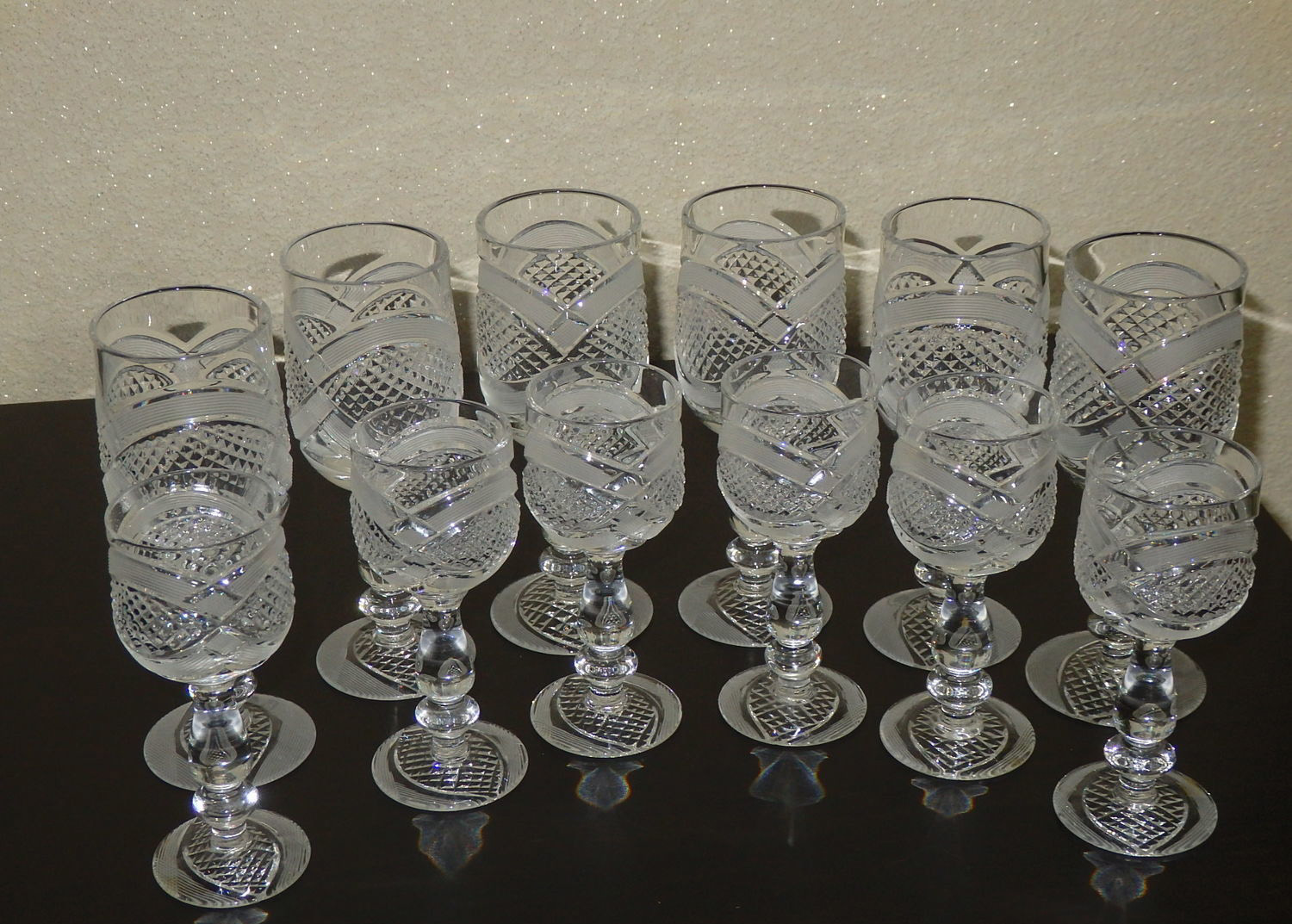 Фото хрустальных бокалов