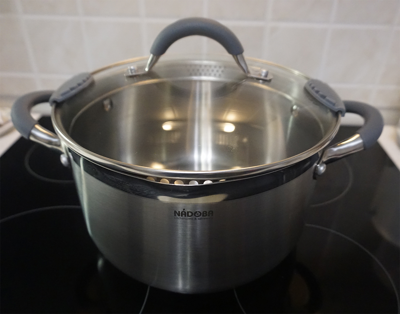 Кастрюля на индукционной плите