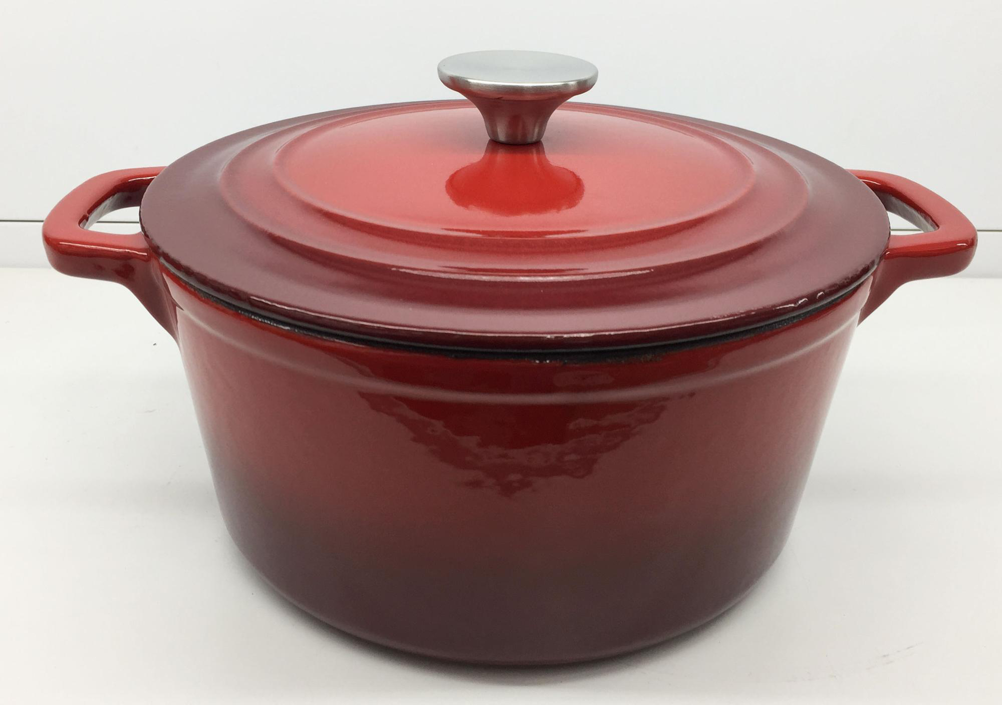 Чугунная эмалированная кастрюля