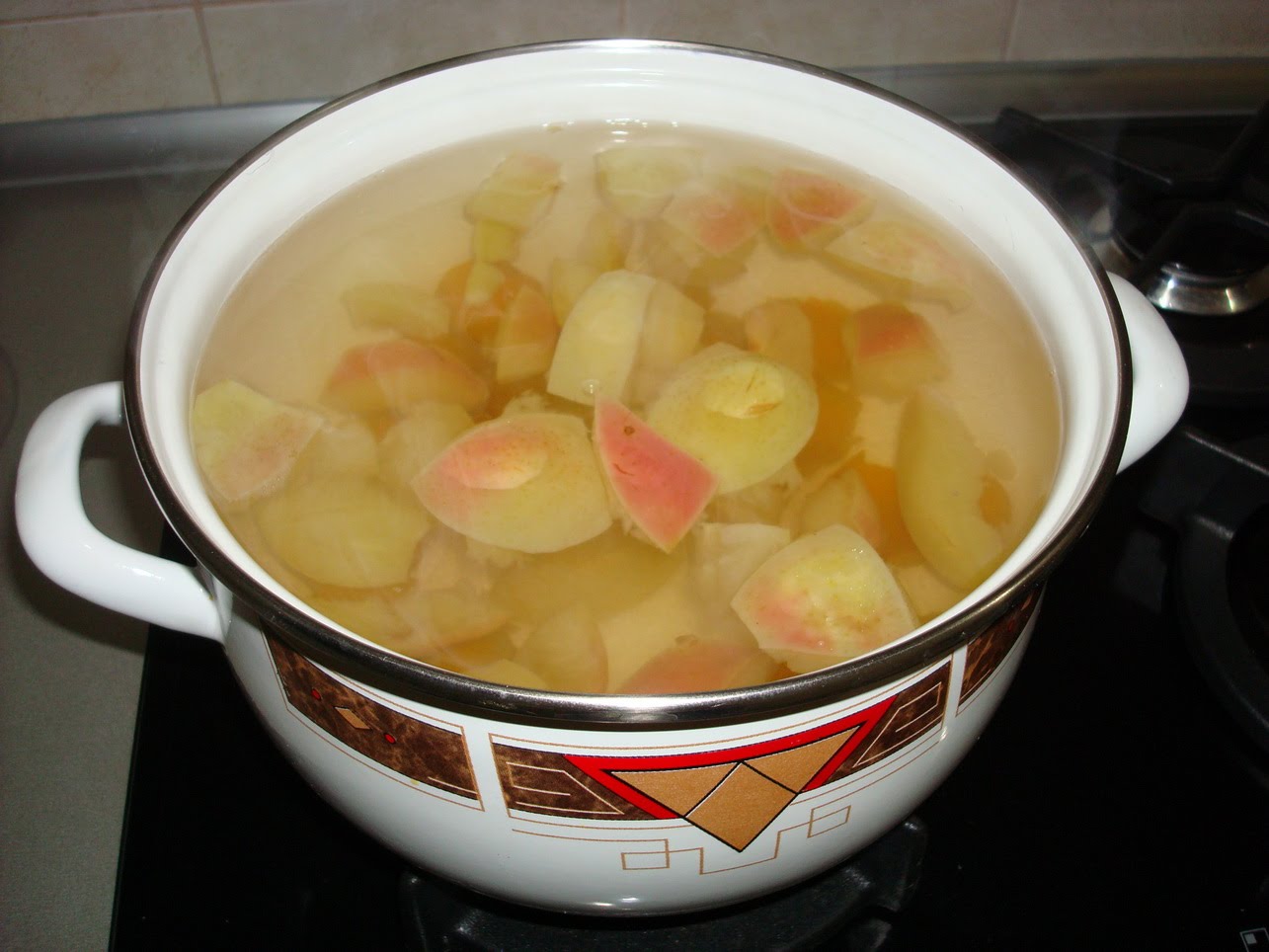 Компот в кастрюле