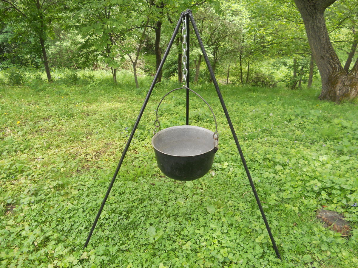 Фото котелка на треноге