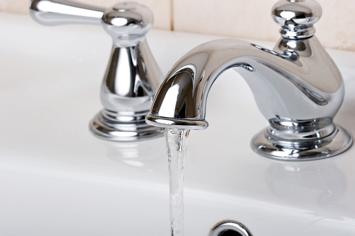Проточная вода из крана