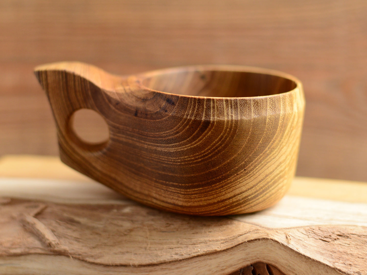 Фото кружки из акации