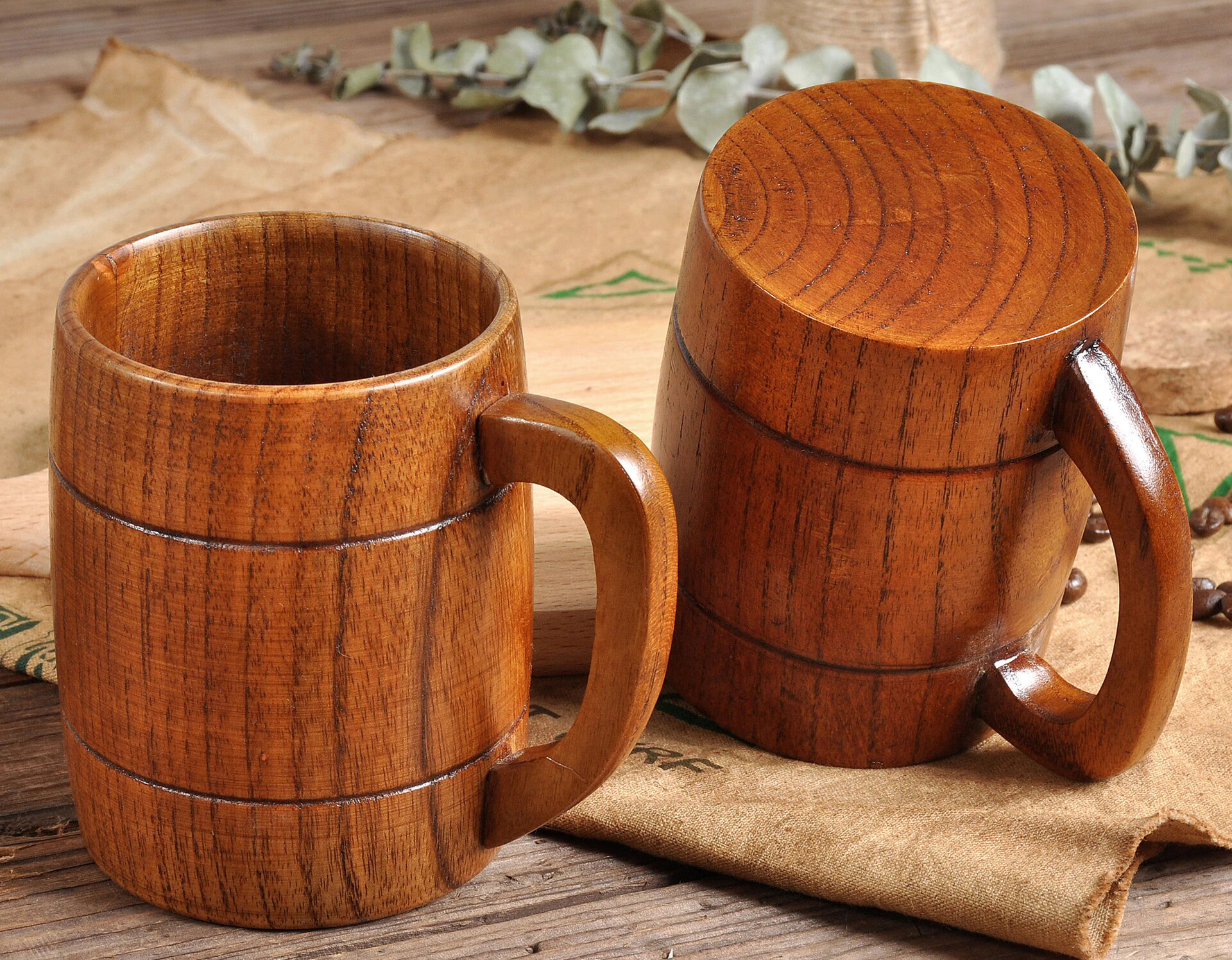 Фото деревянных кружек
