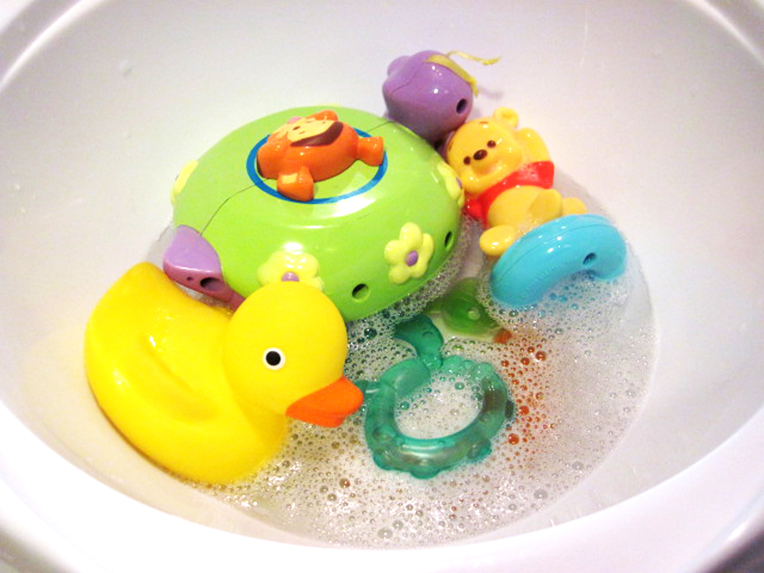 Мытье игрушек