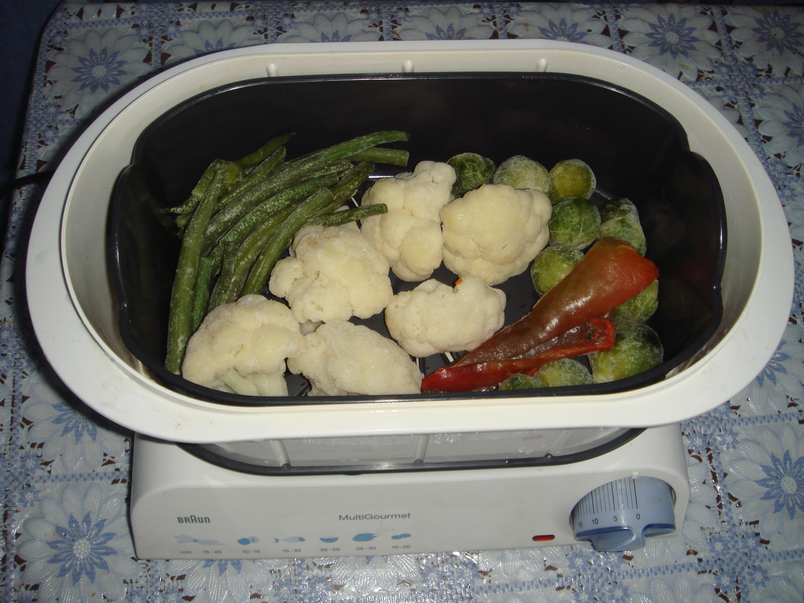 Пароварка Браун с овощами