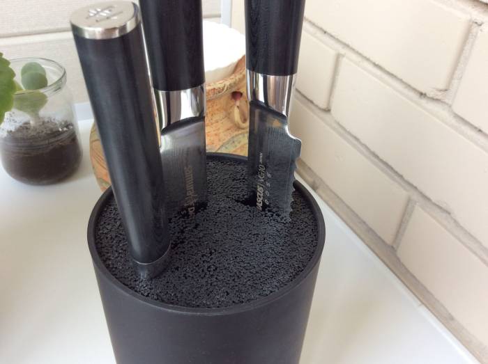 Подставка для ножей с наполнителем