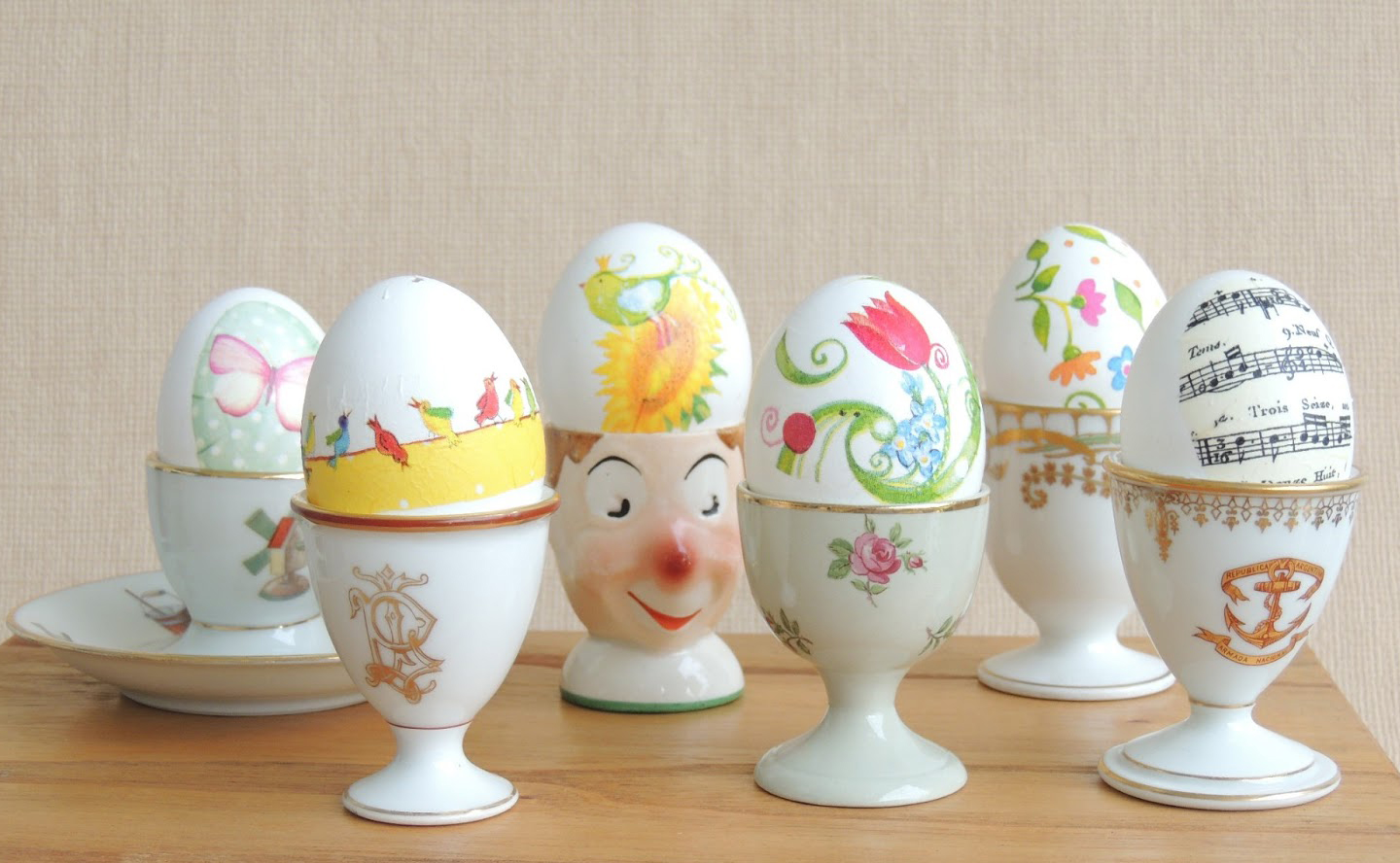 Подставки для яиц из фарфора