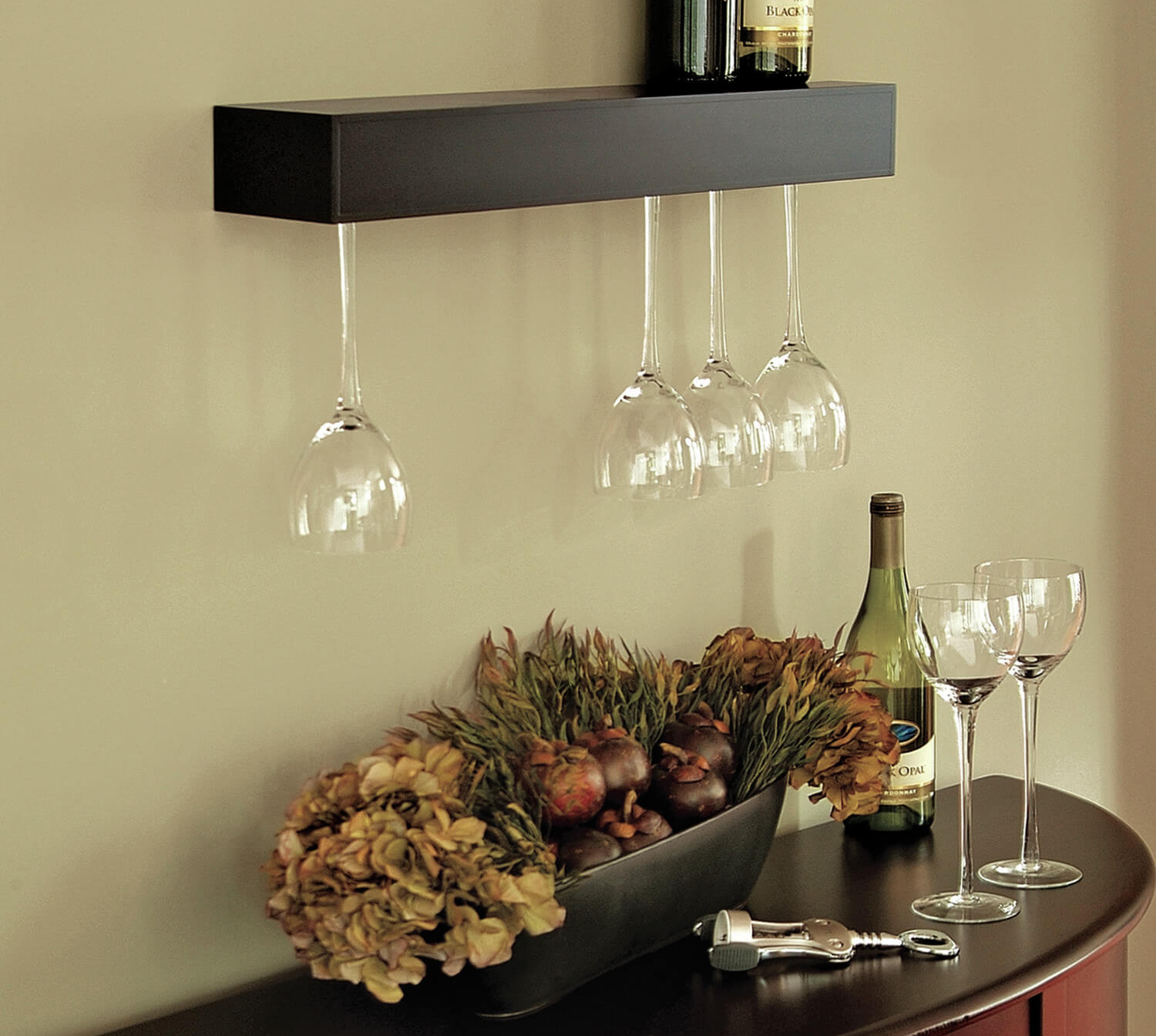 Подвесная полка с бокалами