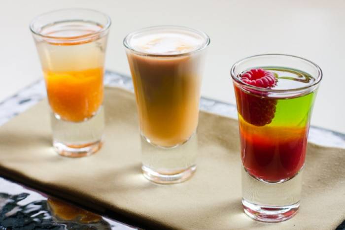 Шоты на столе