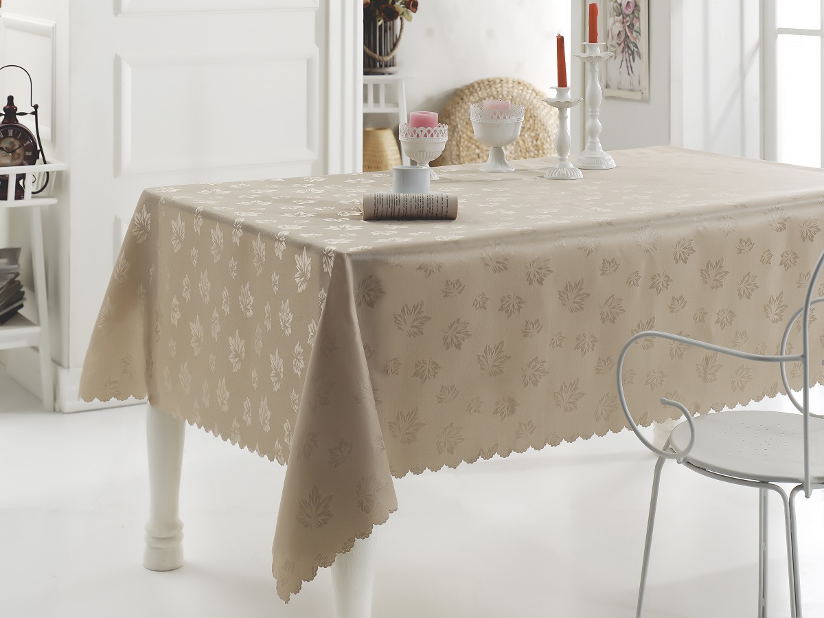 Скатерть из полиэстера