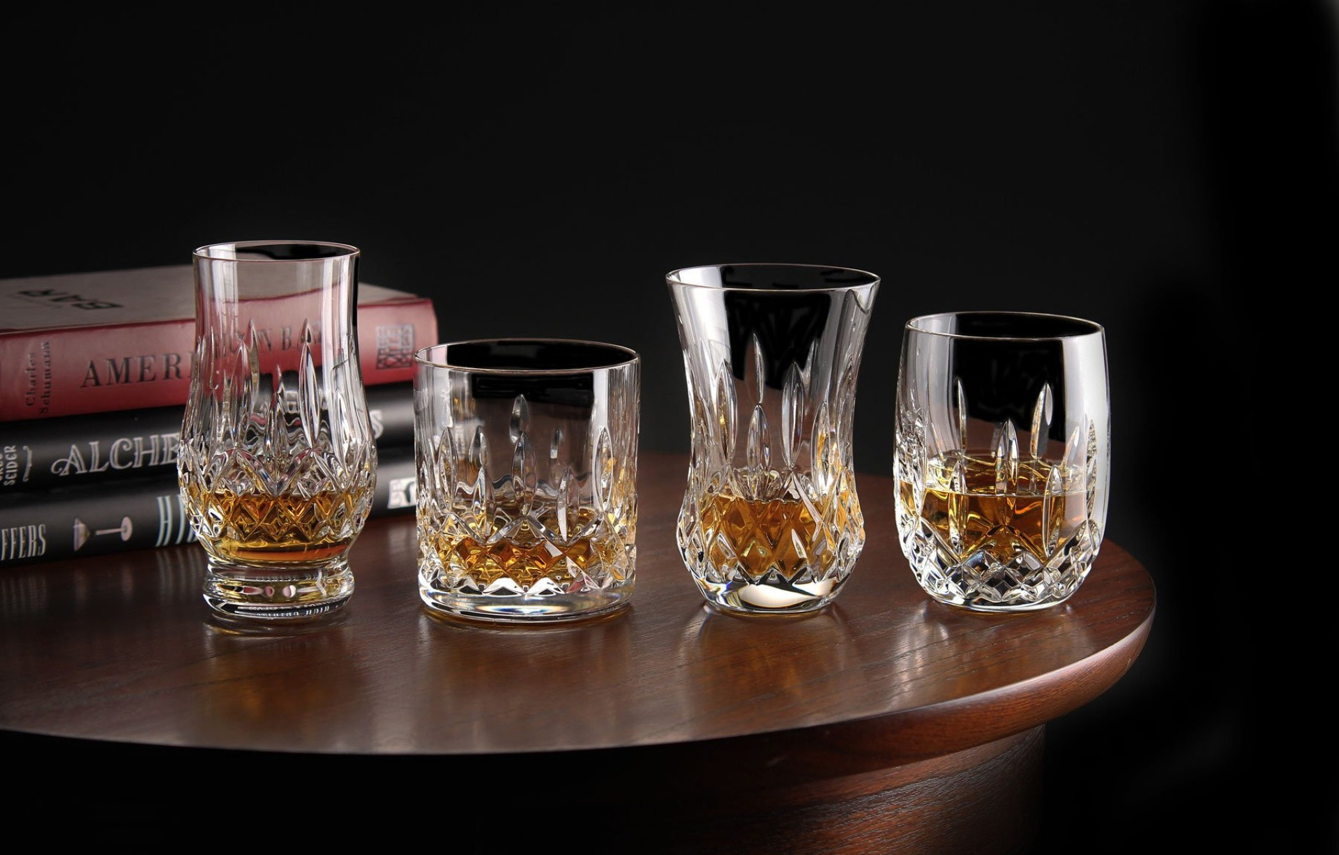 Виски в хрустальных стаканах