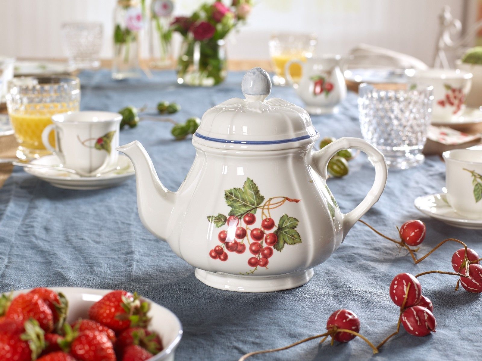 Заварочный чайник и чашки Villeroy&Boch 