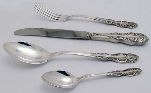 kak_i_chem_pochistit_mel_hior_ot_chernoty_v_domashnih_usloviyah-3