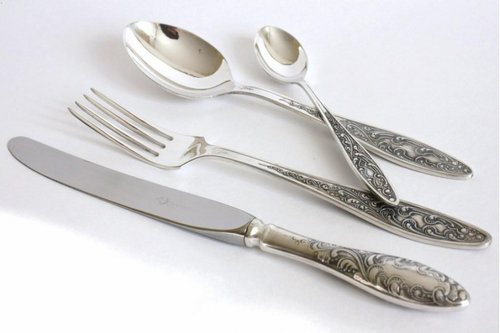 kak_i_chem_pochistit_mel_hior_ot_chernoty_v_domashnih_usloviyah-4